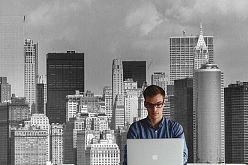 При провединии обязательного аудита отчетности, консультации в течение года бесплатны